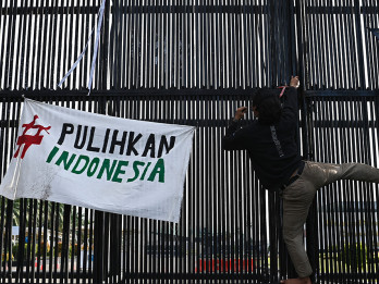 Aksi Memperingati Hari Bumi di Jakarta