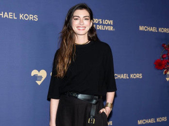 Anne Hathaway, Jadi Perempuan Tercantik di Dunia 2026 dan Viralnya Ucapan Insha Allah