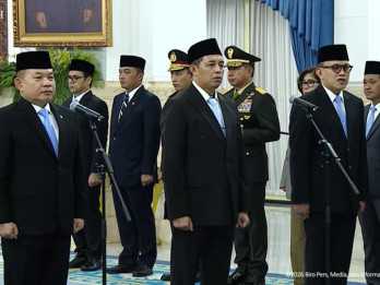 Reshuffle Kabinet, Prabowo Lantik 6 Pejabat Baru, Ada Jumhur, Dudung, dan Hasan Nasbi