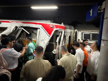 Update Evakuasi Korban Tabrakan Kereta di Bekasi: 3 Orang Masih Terjepit