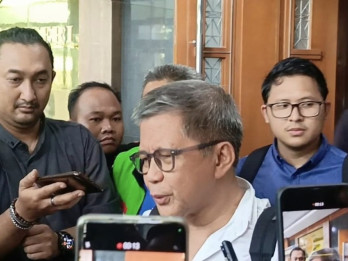 Rocky Gerung Hadiri Sidang Nadiem, Singgung Penalaran Hukum Jaksa