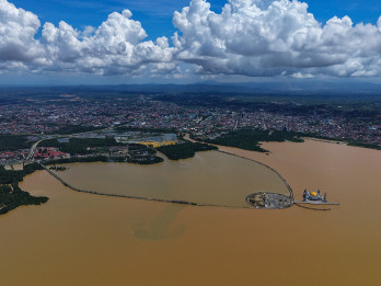 Potensi Pendangkalan Teluk Kendari Akibat Banjir