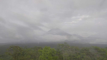 Gunung Semeru Erupsi Siang Ini, Jum'at 15 Mei 2026