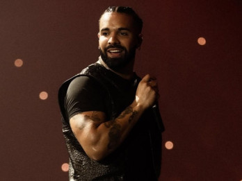 Comeback Drake Jadi Kejutan Besar, Rilis Tiga Proyek Album Sekaligus