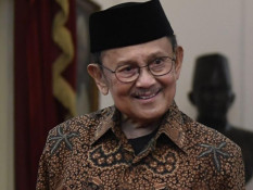 Historia Bisnis: Kiat-kiat Habibie Stabilkan Rupiah di Ambang Krisis Moneter 1998