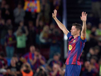 Kisah Haru Perpisahan Robert Lewandowski dan Barca, Nomor 9 Terbaik usai Era Kegelapan