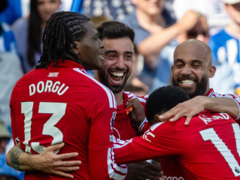 Manchester United Tundukkan Brighton 3-0, Fernandes Cetak Rekor Assist