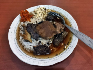 Mencecap Rawon Autentik saat Wisata Kuliner di Banyuwangi