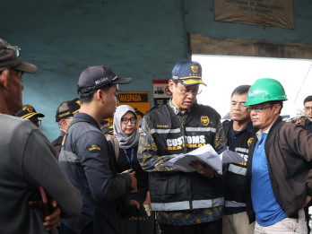 Purbaya Sidak ke Priok, Ancam Denda Importir yang Timbun Barang di Pelabuhan
