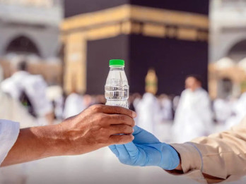 Air Zamzam di Koper Bisa Hambat Penerbangan Haji, Jemaah Diminta Patuhi Aturan Bagasi