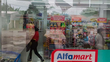Beda Jurus Emiten Ritel AMRT, MDIY Cs Hadapi Pelemahan Rupiah