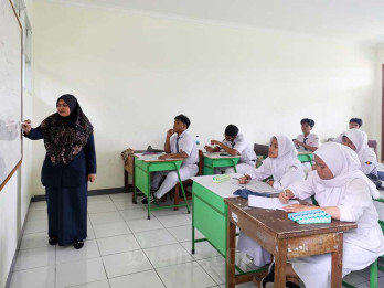 DPR Minta Dana BOS Dievaluasi Usai Kepala Sekolah di Sulsel Ramai-ramai Mundur