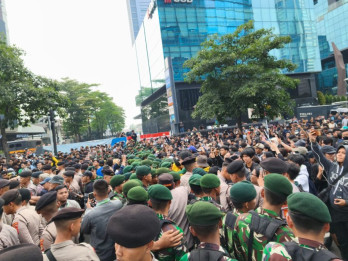 TB Hasanuddin Kritik Pengerahan Komcad saat Demo Mahasiswa: Berpotensi Picu Konflik Horizontal