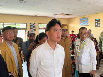 Tiba di NTT, Gibran Langsung Tinjau MBG di SMPN 1 Ndona