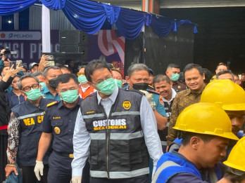 Sita Ribuan Bal Pakaian Bekas, Purbaya Bakal Buru Otak Penyelundupan di Jakarta & Kalbar