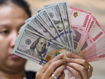 Rupiah Ditutup Melemah ke Rp17.907 di Tengah Penantian Data Ekonomi AS