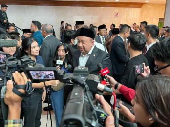 Komisi X Desak Pemerintah Beri Kepastian Status Guru PPPK, Gaji Minimal Rp7 Juta/Bulan