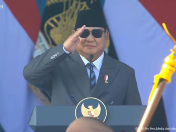 Momen Prabowo dan Jokowi Saling Hormat di HUT Ke-80 Bhayangkara
