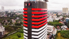 Bupati Kuansing Tersangka Kasus Suap, Minta Mobil Land Cruiser Seharga Rp2,05 Miliar