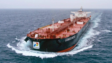 Aral Melintang di Hadapan Emiten Migas, Margin LNG Susut Harga Minyak Mendingin