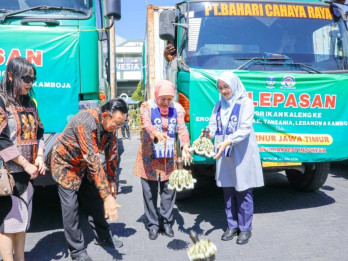 Genjot Hilirisasi, Khofifah Lepas Ekspor 405 Ton Ikan Kaleng dari Banyuwangi