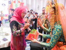Gubernur Khofifah Pimpin Misi Dagang Jatim-Riau, Transaksi Tembus Rp1,06 Triliun