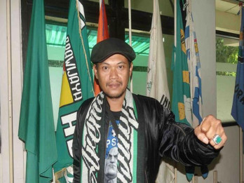 Kabar Duka, Tokoh Buruh dan Bonek Andie Peci Meninggal Dunia
