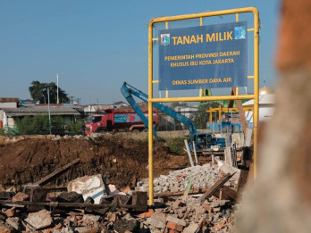 Pramono Percepat Normalisasi Ciliwung, Target Pembebasan Lahan Cawang Tuntas Tahun Ini