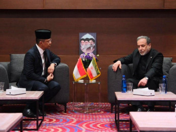 Menlu Sugiono Tiba di Iran: RI Delegasi Pertama Beri Penghormatan di Makam Ali Khamenei