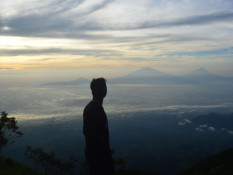 Pesona Tersembunyi Gunung Sumbing di Lereng Timur