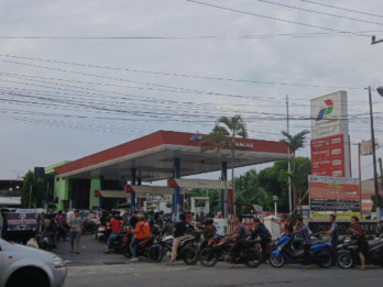 Permintaan Meningkat Pascalibur Sekolah, Antrean BBM di SPBU Medan Membludak