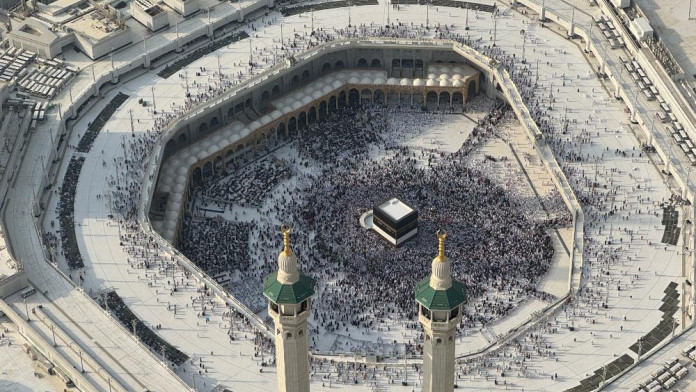 Cara Cek Arah Kiblat saat Matahari Tepat di Atas Ka'bah Sore Ini Pukul 16.27 WIB