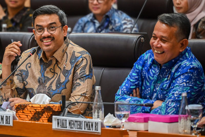 Raker Komisi VII DPR dengan Menteri UMKM