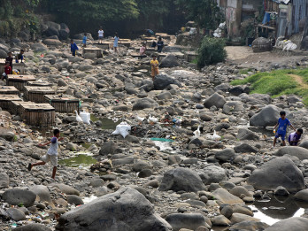 Debit Sungai Ciliwung Menyusut, BMKG Waspadai Kemarau Kering 2026