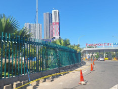Viral Mal di Surabaya Mendadak Kompak Bangun Pagar Tinggi, Ini Faktanya