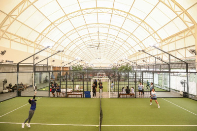 Bisnis Indonesia Gelar Executive Padel Tournament