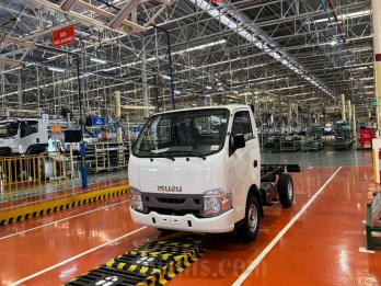 Pemerintah Minta Isuzu Genjot Produksi Lokal hingga 500.000 Unit dalam 4 Tahun