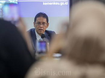 Setoran Bea Cukai Diproyeksi Shortfall, Purbaya Pastikan Layer Baru CHT Berlaku 2026