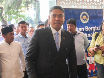 Mulai Bertugas, Hari Pertama Sudaryono Langsung Rapat di Kantor BGN