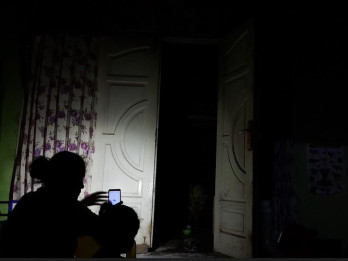 Blackout Tiga Hari di Karimun, Warga Terpaksa Mengungsi ke Hotel Demi Tetap Beraktivitas