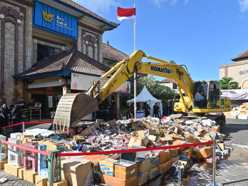 Pemusnahan barang hasil penindakan Bea Cukai