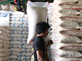Anomali Beras RI: Produksi Melimpah, Harga Masih Mahal