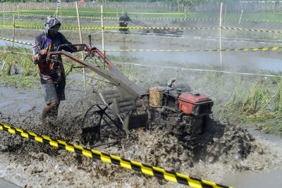 Balap Traktor 2026 Klaten Tarik Minat Generasi Muda Terjun ke Sektor Pertanian
