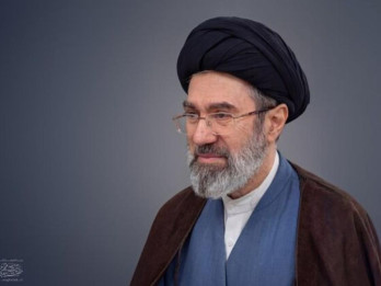 Iran Dukung Hizbullah, Khamenei Desak Israel Hentikan Serangan ke Lebanon