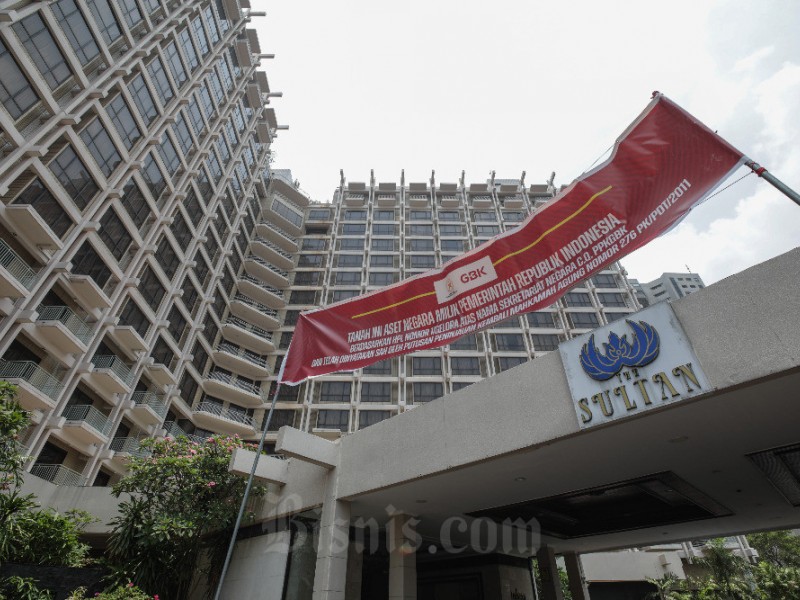 Suasana Hotel Sultan di kawasan Gelora Bung Karno, Jakarta, Rabu (4/10/2023). Pusat Pengelolaan Kompleks Gelora Bung Karno (PPKGBK) mendatangi Hotel Sultan untuk mengosongkan lahan tersebut karena hak guna bangunannya telah berakhir pada 29 September 2023. Selanjutnya PPKGBK memasang spanduk di sejumlah titik untuk menegaskan bahwa Blok 15 kawasan GBK merupakan barang milik negara. Bisnis/Fanny Kusumawardhani