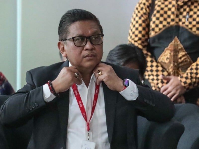 Sekjen PDIP Hasto Kristiyanto tiba di Gedung Komisi Pemberantasan Korupsi (KPK) di Jakarta, Senin (13/1/2025). Sekjen PDIP tersebut memenuhi panggilan pemeriksaan oleh Komisi Pemberantasan Korupsi (KPK) sebagai tersangka kasus suap penetapan anggota DPR 2019-2024. JIBI/Bisnis/Fanny Kusumawardhani 