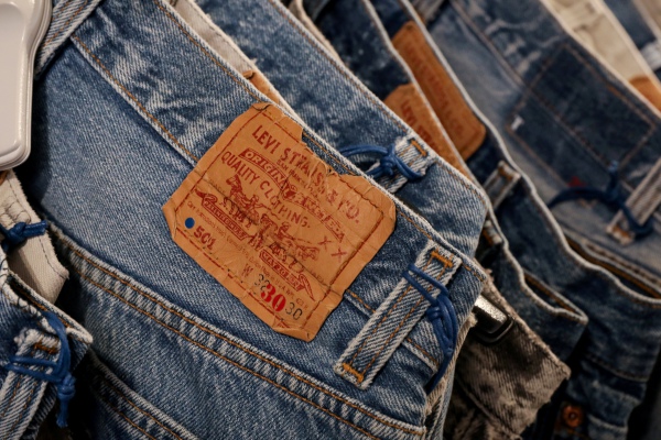 Levi's Galang Dana IPO US$623 Juta