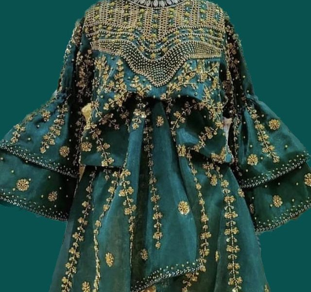 7 Nama Pakaian Adat Sulawesi Selatan dan Keunikannya