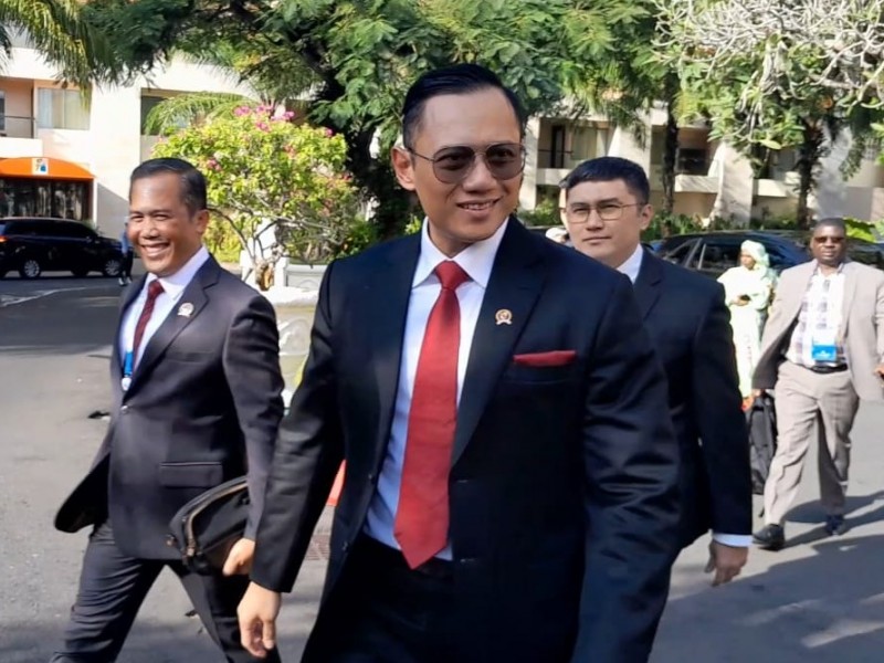 Menteri ATR/Kepala BPN Agus Harimurti Yudhoyono tiba di upacara pembukaan World Water Forum ke-10 di Bali International Convention Centre (BICC), Nusa Dua, Bali, Senin (20/5/2024)/Bisnis-Dany Saputra.