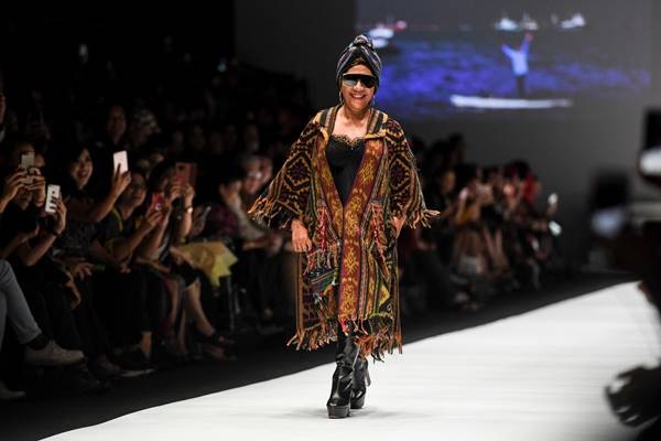 Anne Avantie Hadirkan ‘Badai Pasti Berlalu’ di Jakarta Fashion Week 2019
